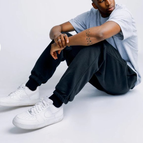 Unisex Goose Classic Fit Black Sweatpants - Picture 8 of 9